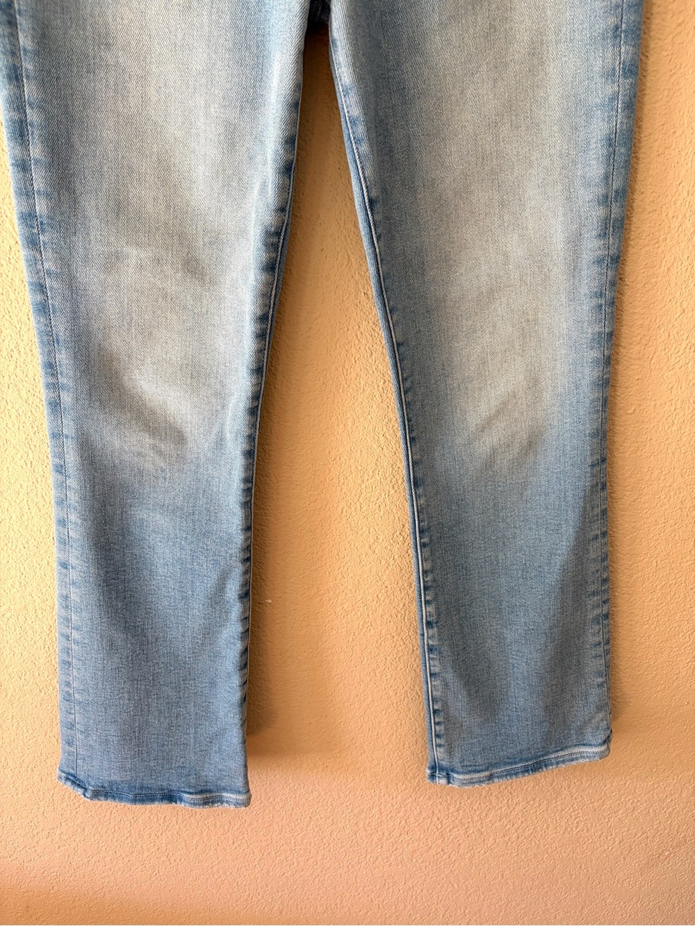 Mother The Hustler Ankle Jeans in California Cruiser 26 - Picture 6 of 11